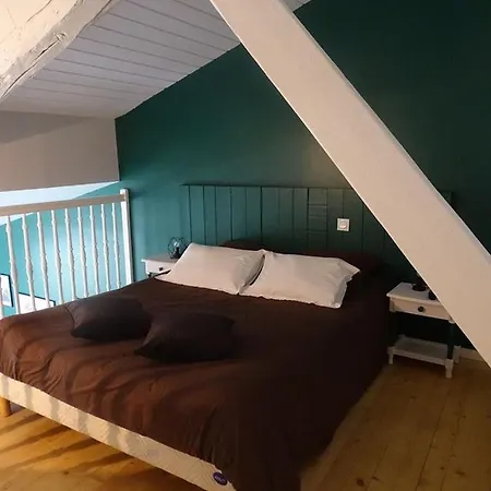 Chambres D'hotes L'instant Present Bed & Breakfast